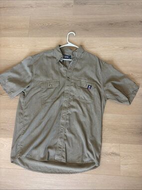 Tyndale Casual Short-Sleeve Button-Down Shirt - Olive